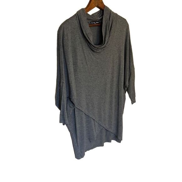 Kim & Cami Lightweight Wrap Top - Picture 3 of 8